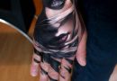 A tetoválás helyének megválasztása és a kézfejre való felhelyezése is különleges. Az alkotó Mihails Neverovs Litvániából